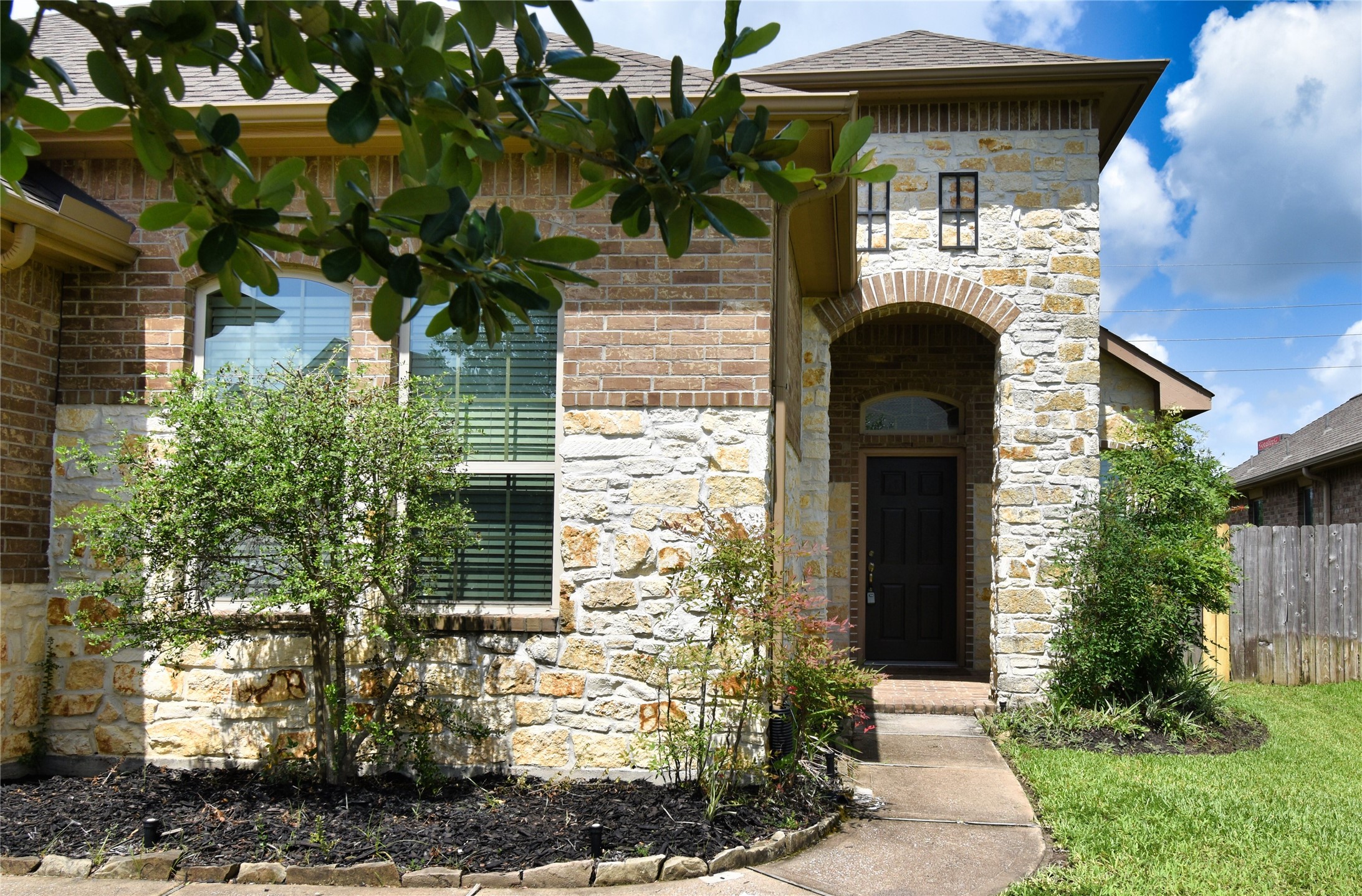 5623 South Denham Ridge Lane Spring, TX 77389 - Photo 2 of 31