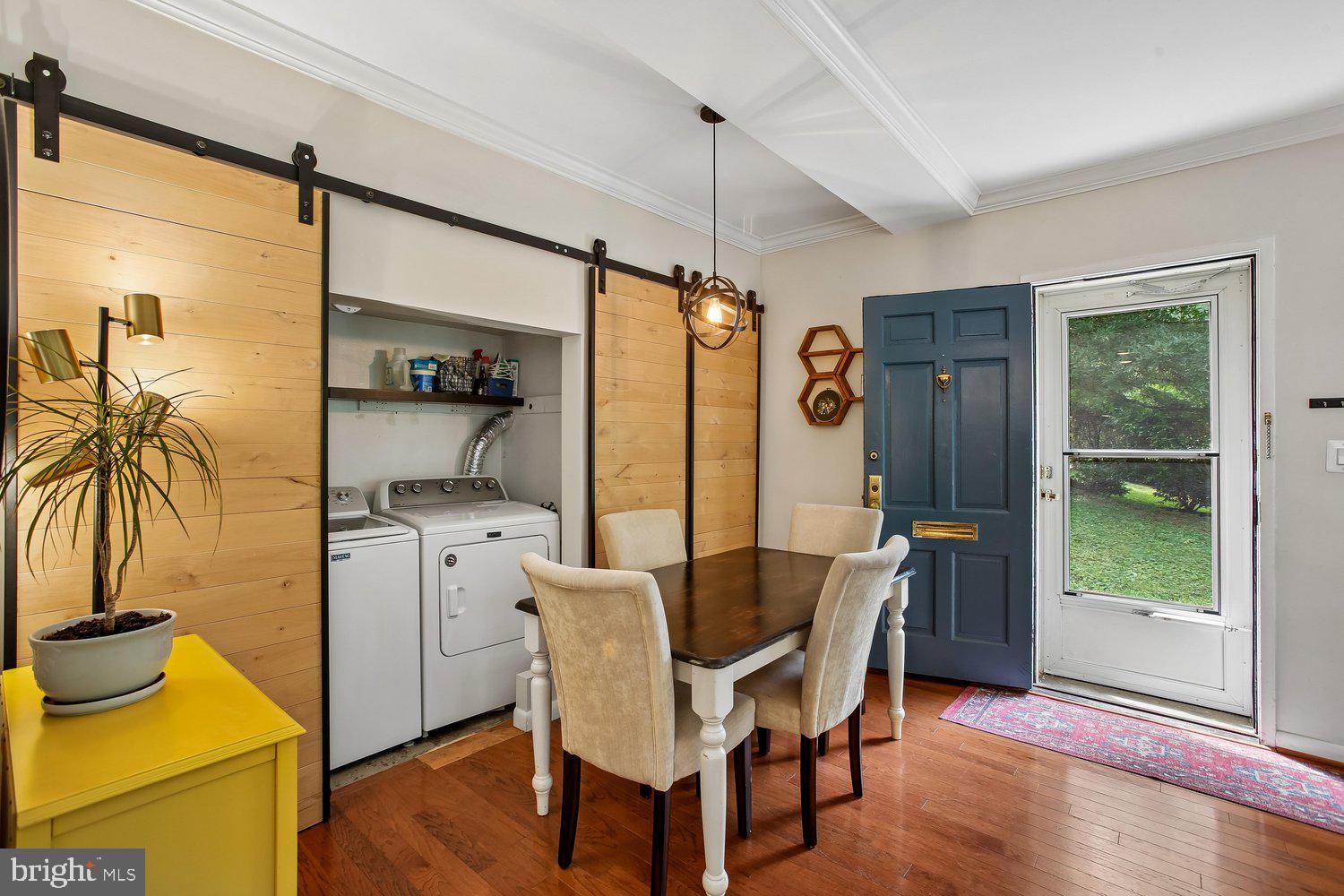 3376 Gunston Road, Unit 3376 Alexandria, VA 22302 - Photo 15 of 49 Behind the Sleek Barn Doors are Full Size
W & D