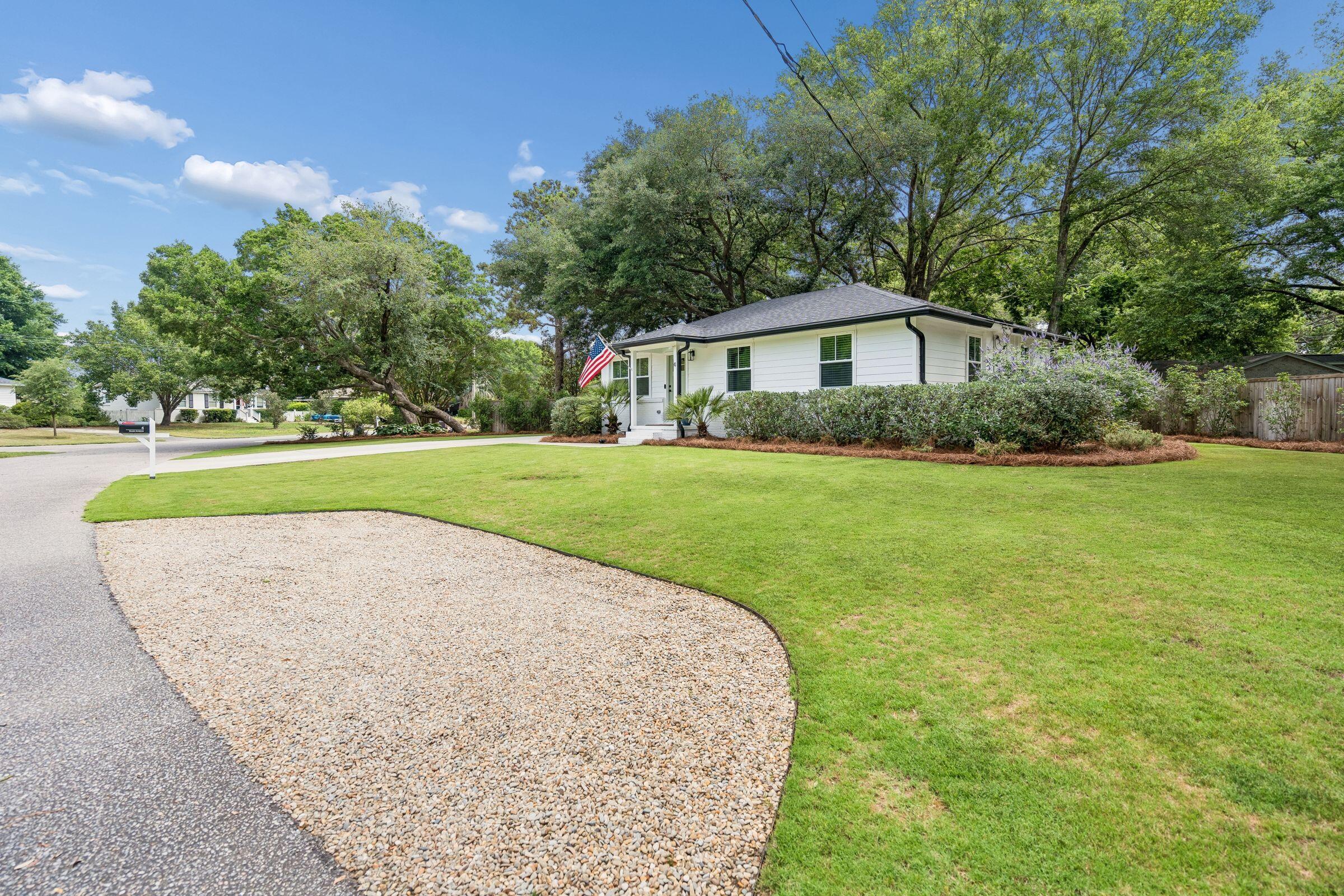 4 Ellen Avenue Mount Pleasant, SC 29464 - Photo 4 of 31 4EllenAve-KeenEyeMarketing-004