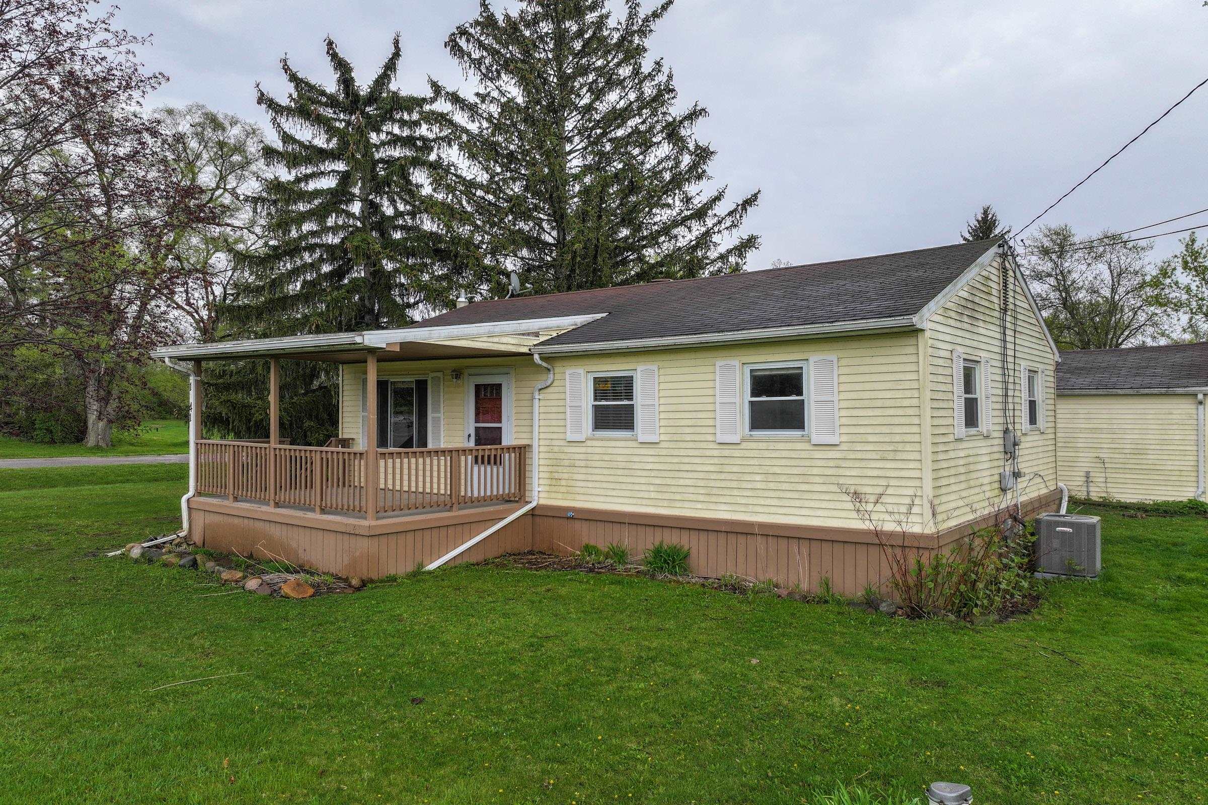 1141 West Cook Road Grand Blanc, MI 48439 - Photo 2 of 20