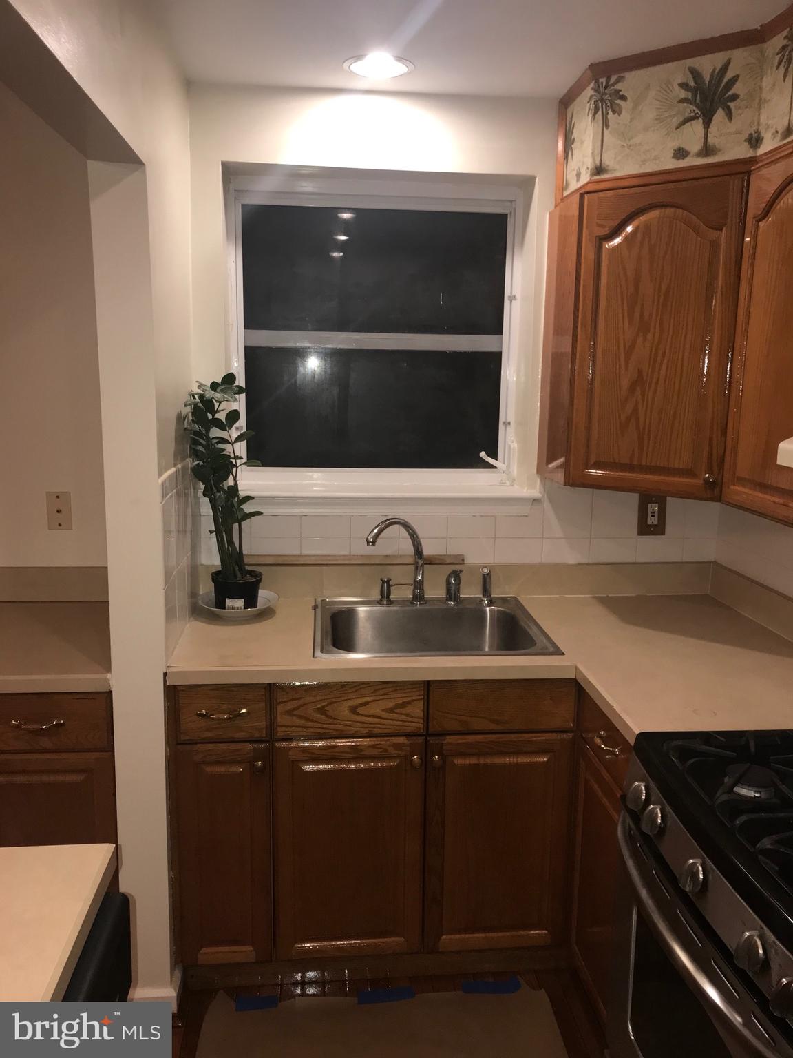 338 Maypole Road Upper Darby, PA 19082 - Photo 5 of 20