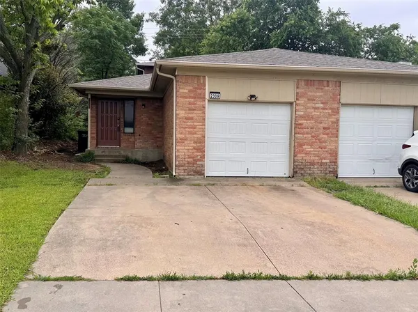 $1,850 | 2309 Woodmont Trail, Fort Worth, TX 76133