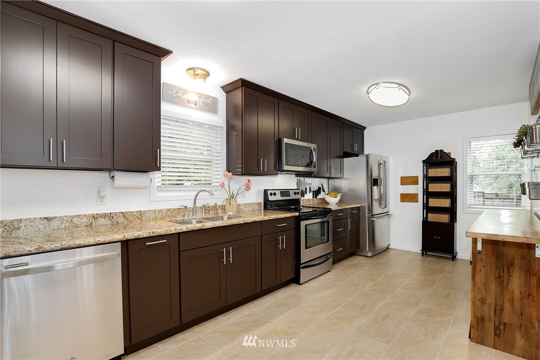 16046 Military Road South SeaTac, WA 98188 - Photo 7 of 24