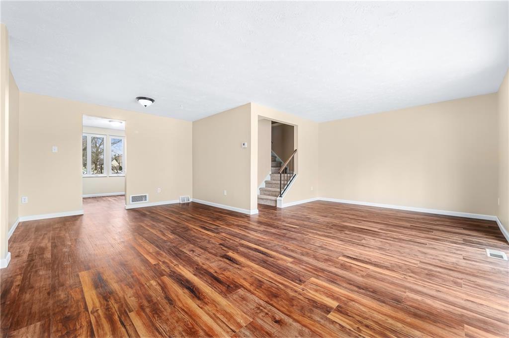 349 Ridge Point Circle Bridgeville, PA 15017 - Photo 10 of 25 Gallery Image 10