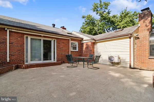 $3,500 | 5601 Dawes Avenue, Alexandria, VA 22311