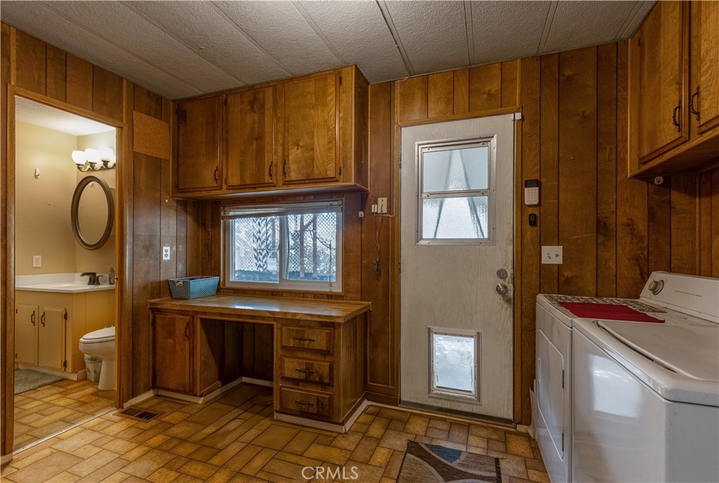 33441 Windmill Road Wildomar, CA 92595 - Photo 22 of 41 Laundryroom