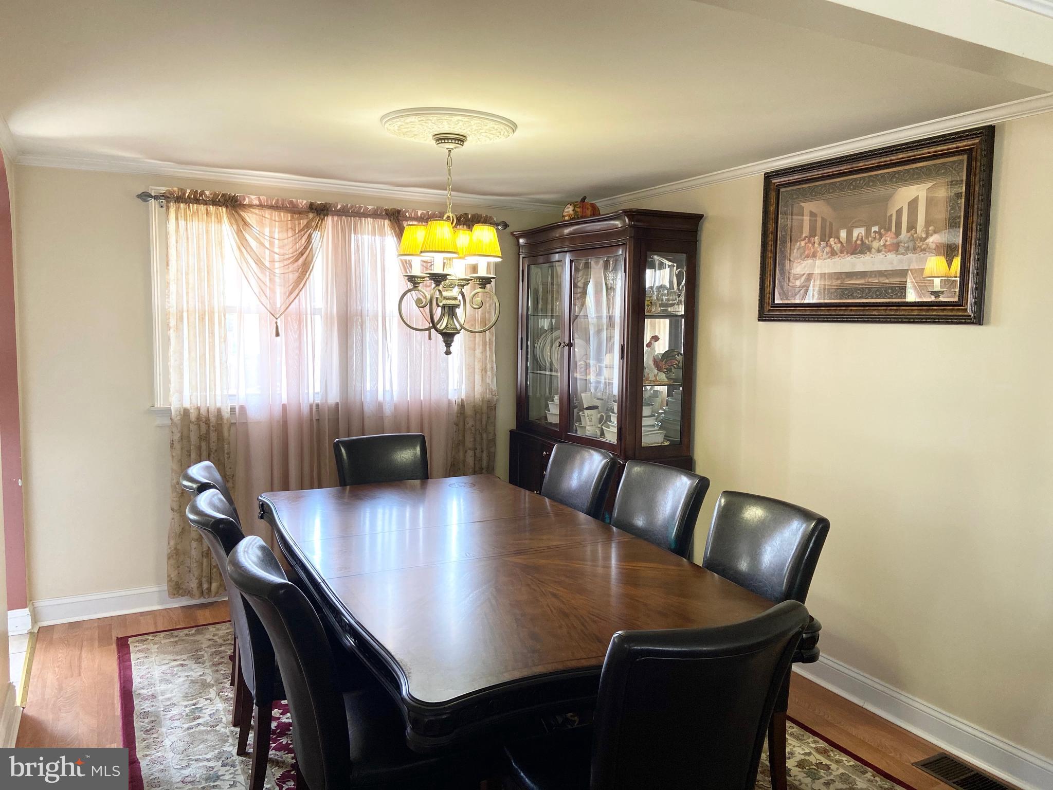 9757 Susan Road Philadelphia, PA 19115 - Photo 21 of 37 Dining room