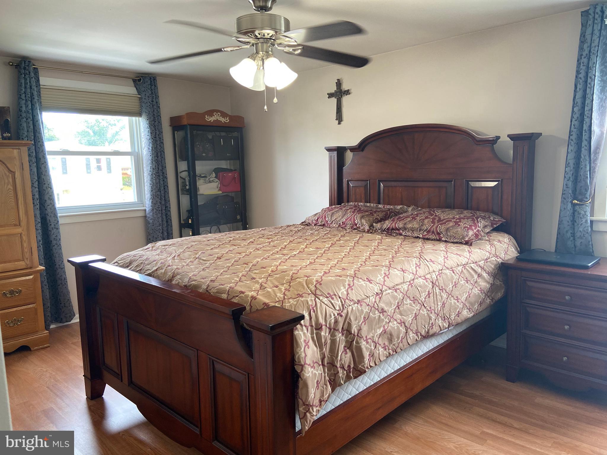 9757 Susan Road Philadelphia, PA 19115 - Photo 29 of 37 Main bed room