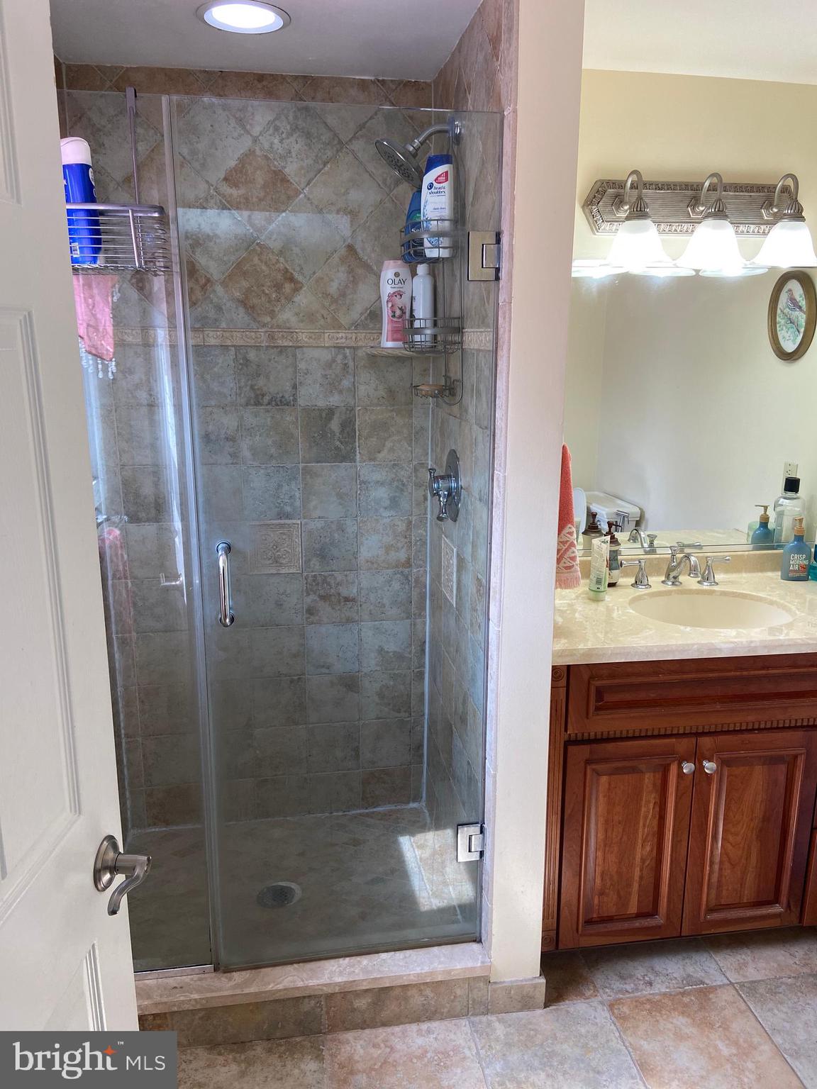 9757 Susan Road Philadelphia, PA 19115 - Photo 31 of 37 Attached Bathroom