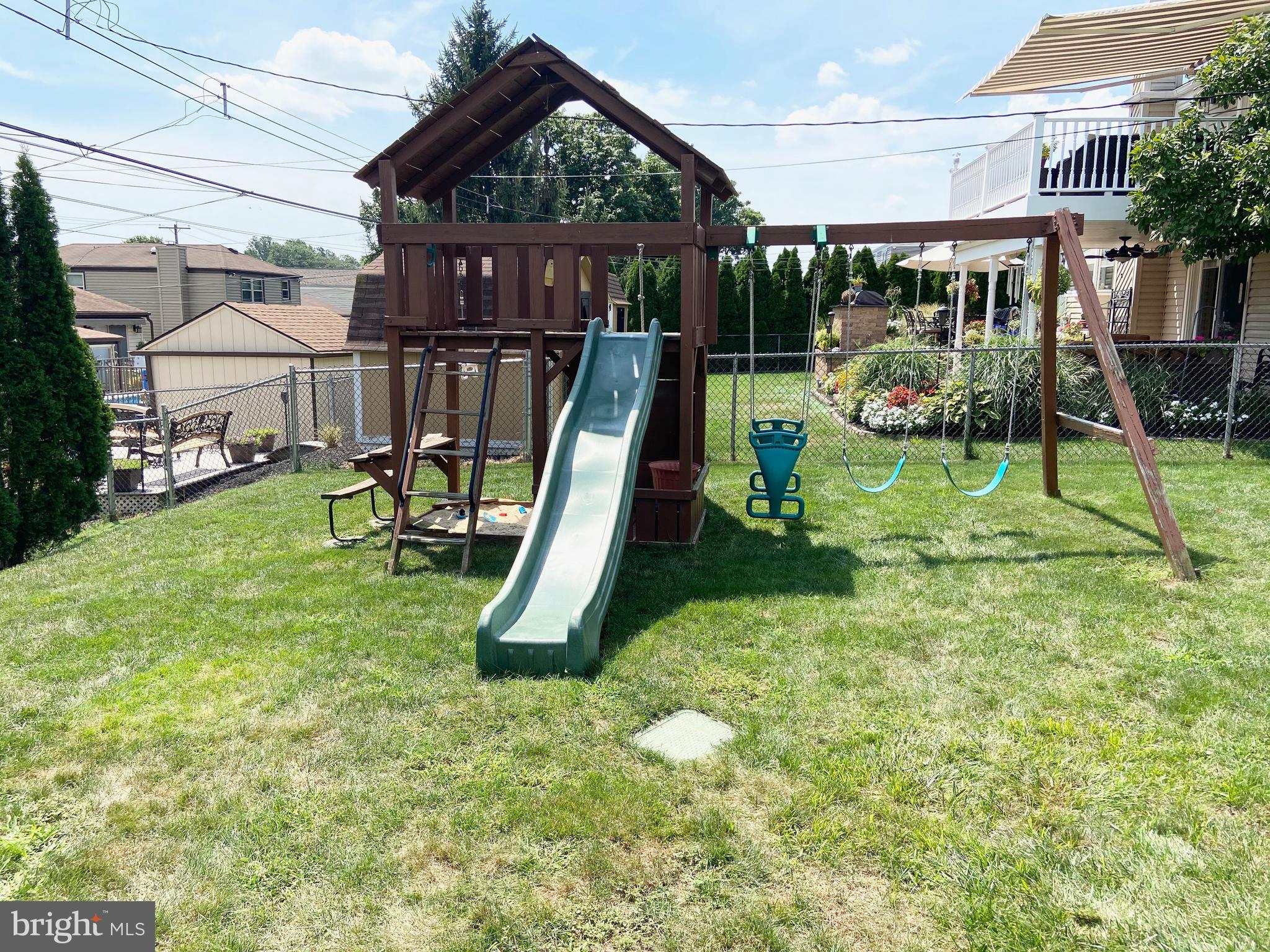 9757 Susan Road Philadelphia, PA 19115 - Photo 7 of 37