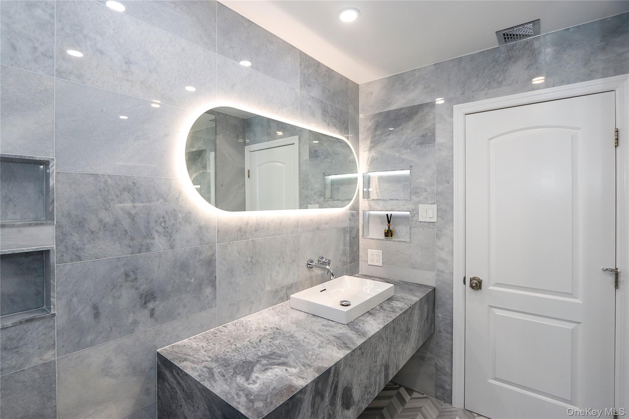 35 Old Pond Road Great Neck, NY 11023 - Photo 15 of 21