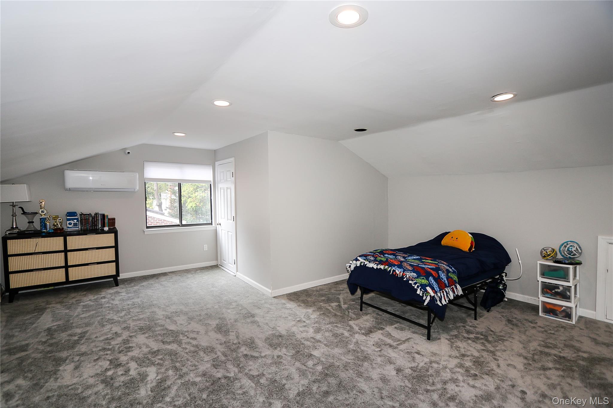 35 Old Pond Road Great Neck, NY 11023 - Photo 16 of 21