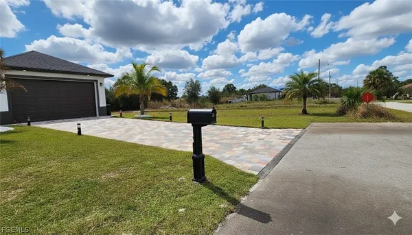 a view of outdoor space