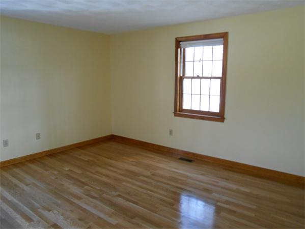 122 Fowler Road Lowell, MA 01854 - Photo 7 of 30