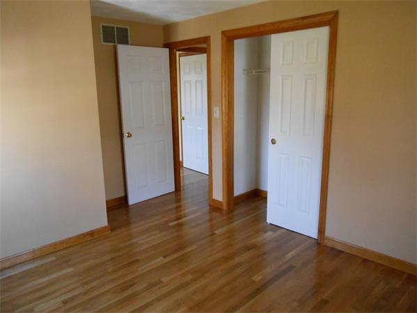 122 Fowler Road Lowell, MA 01854 - Photo 9 of 30