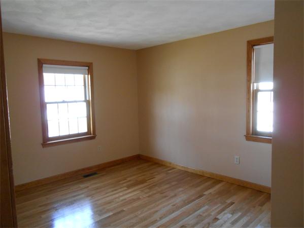 122 Fowler Road Lowell, MA 01854 - Photo 10 of 30