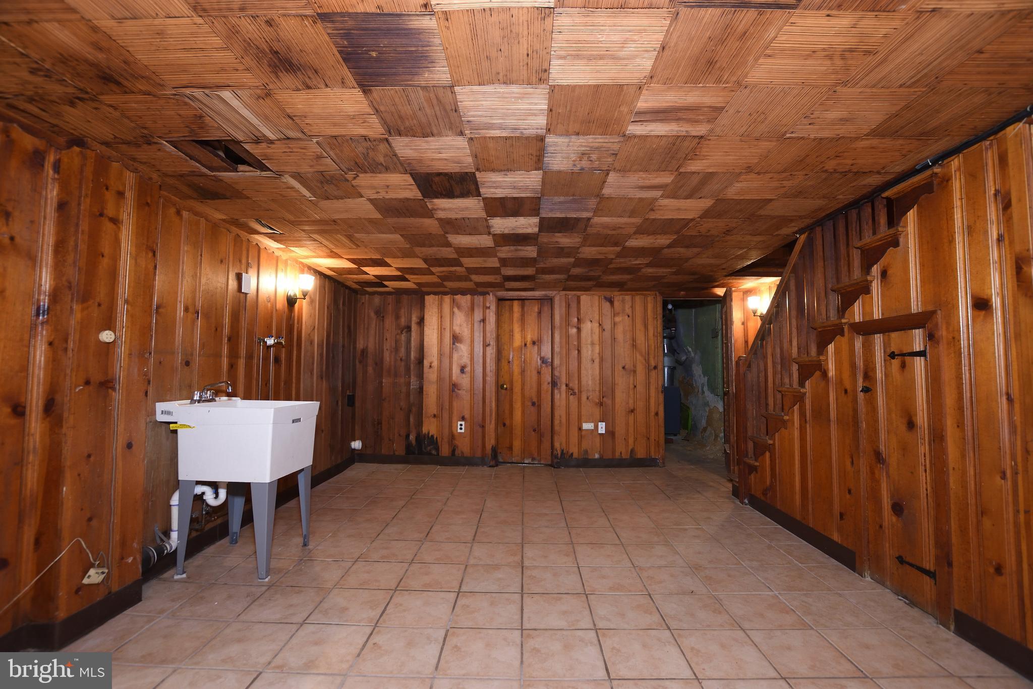 242 Sanford Road Upper Darby, PA 19082 - Photo 11 of 31