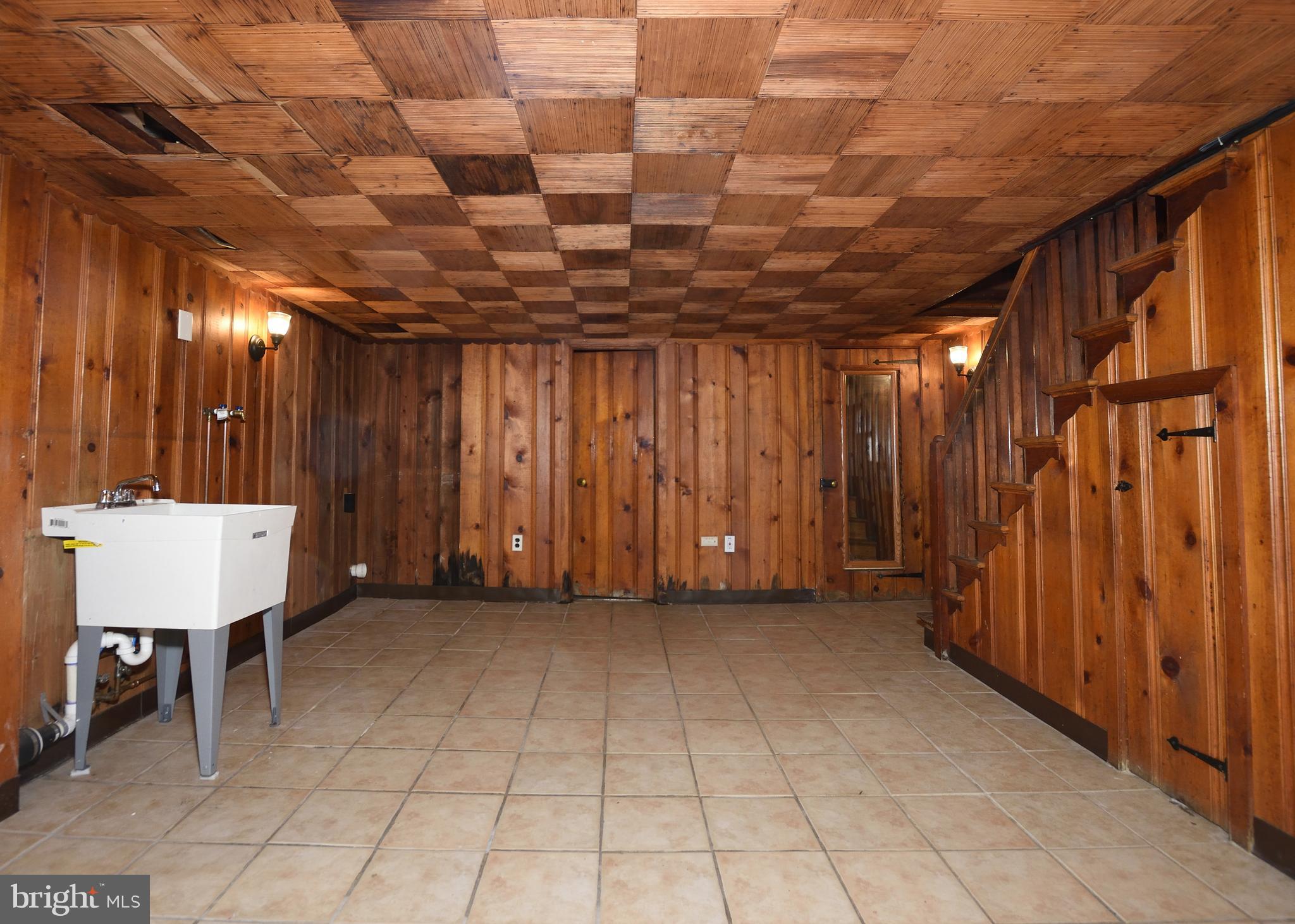 242 Sanford Road Upper Darby, PA 19082 - Photo 12 of 31