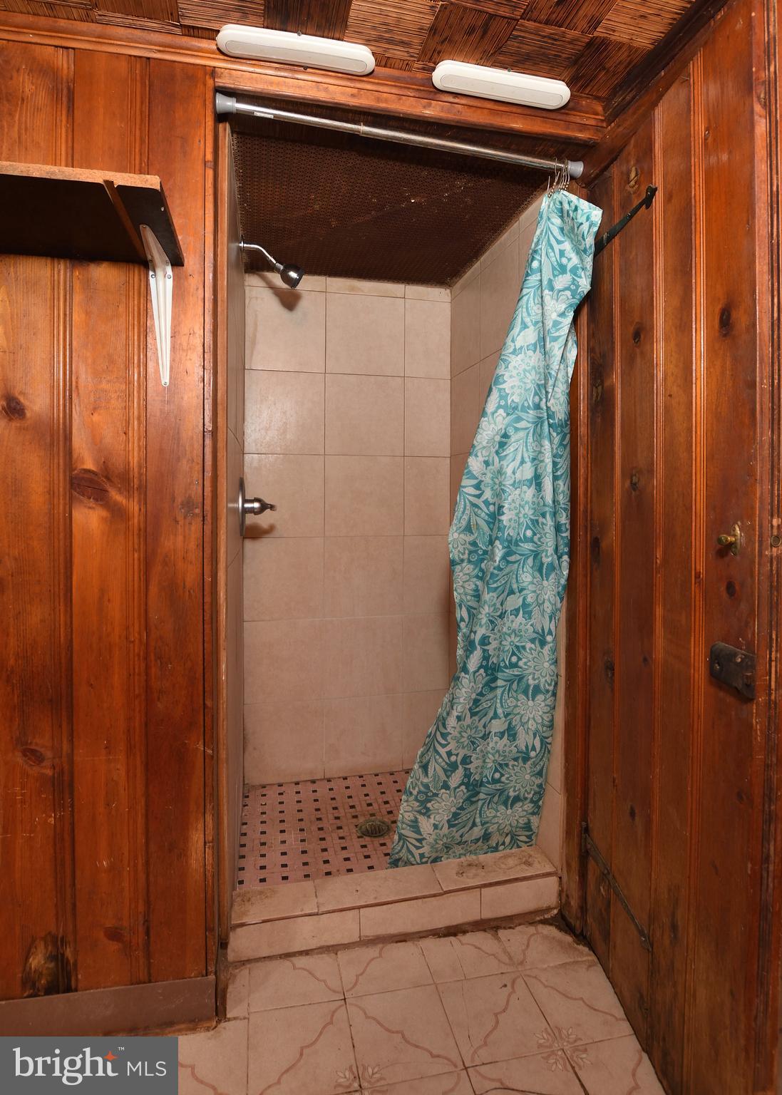 242 Sanford Road Upper Darby, PA 19082 - Photo 10 of 31