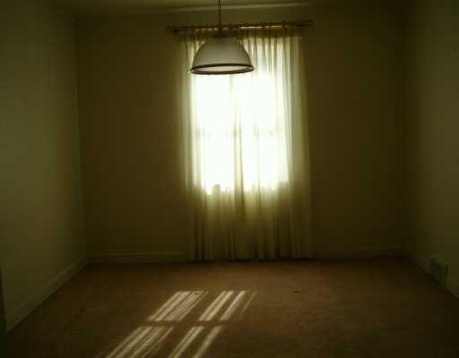 633 Greenlee Road Whitehall, PA 15227 - Photo 3 of 6 Dining Room.