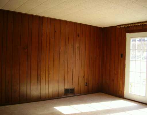 633 Greenlee Road Whitehall, PA 15227 - Photo 5 of 6 Den/Family/Great Room.