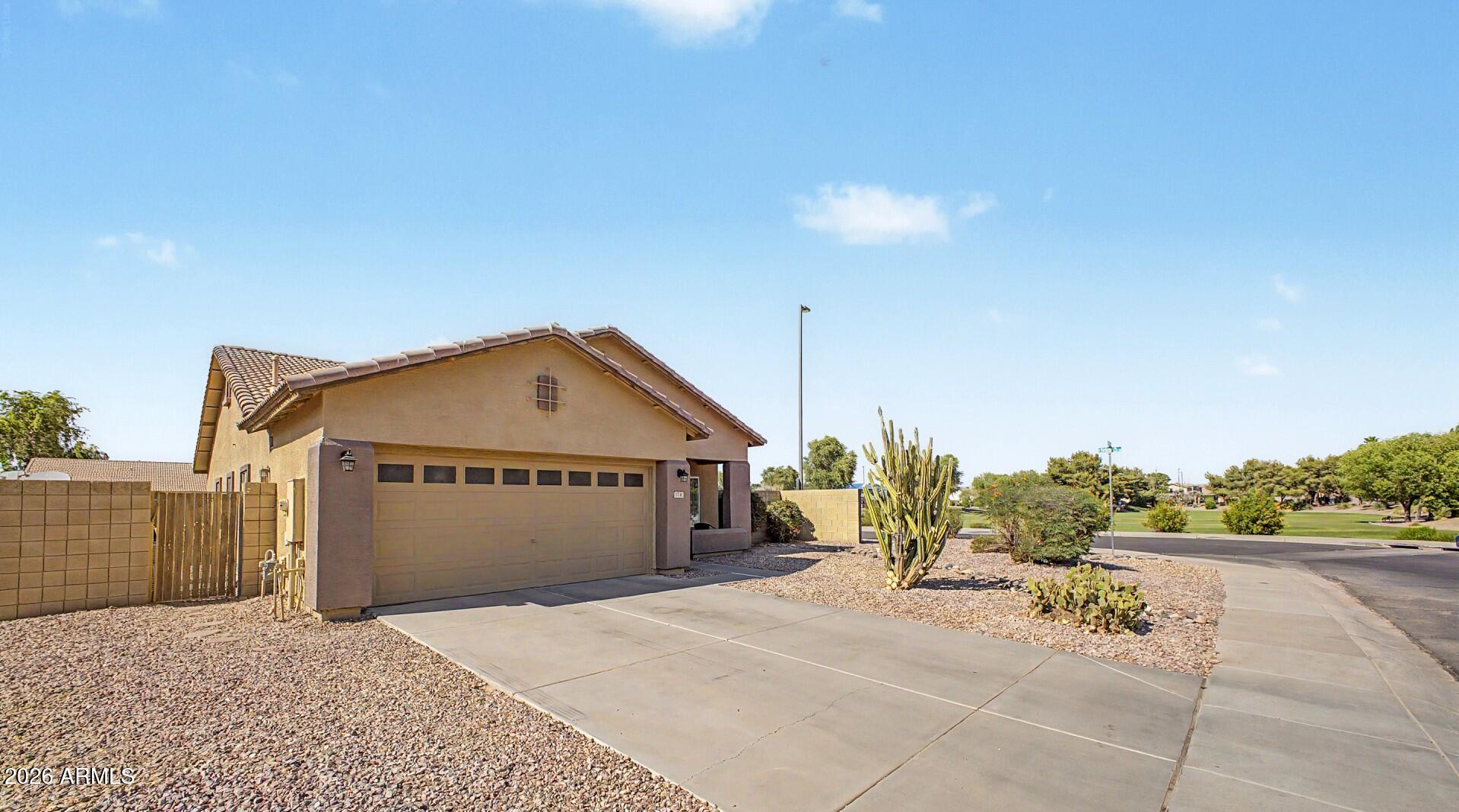 3742 East Sandy Way Gilbert, AZ 85297 - Photo 3 of 45