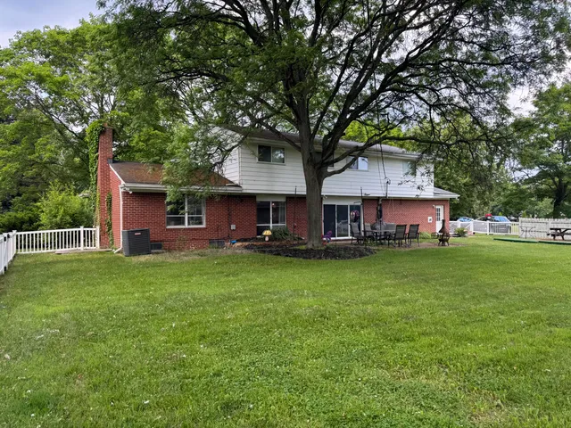 $369,900 | 29011 Glenarden Street, Farmington Hills, MI 48334