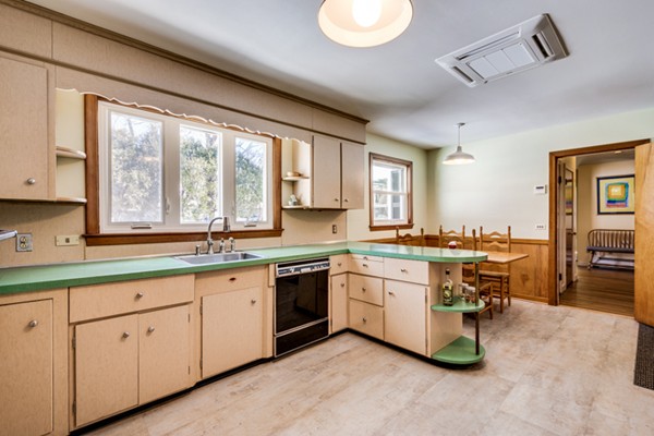 72 Arlington Road Woburn, MA 01801 - Photo 10 of 26 Gallery Image 10