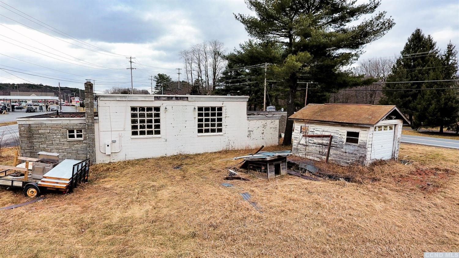 189 Main Street Cairo, NY 12413 - Photo 20 of 57 a view of a car park in front of house
