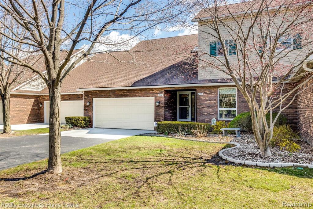 817 EAST Point Port Port Huron, MI 48060 - Photo 2 of 48