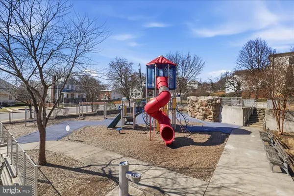 $3,850 | 5015 22nd Street North, Arlington, VA 22207