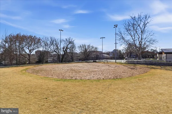 $3,850 | 5015 22nd Street North, Arlington, VA 22207