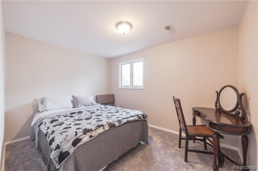106 Normandy Road Royal Oak, MI 48073 - Photo 16 of 25 106 Normandy-4.jpg