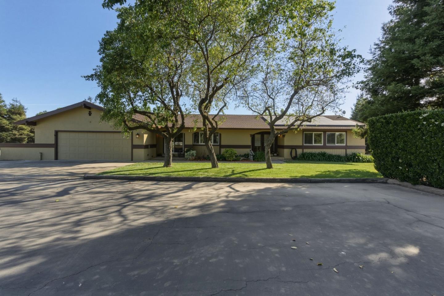 3390 Fallon Road Hollister, CA 95023 - Photo 5 of 104 Gallery Image 5