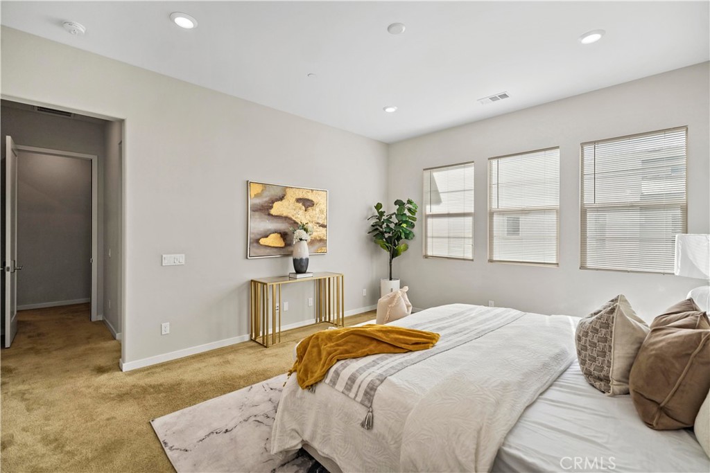 185 Frame Irvine, CA 92618 - Photo 13 of 21