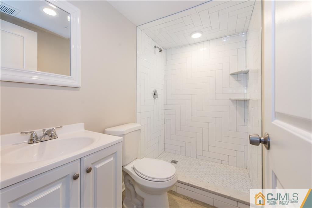 14 Larchmont Road Edison, NJ 08837 - Photo 15 of 19 Gallery Image 15