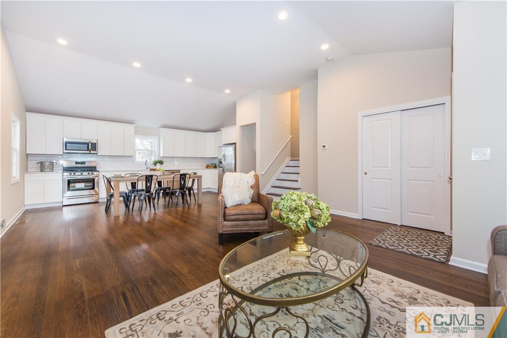 14 Larchmont Road Edison, NJ 08837 - Photo 4 of 19 Gallery Image 4