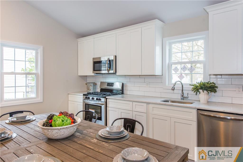 14 Larchmont Road Edison, NJ 08837 - Photo 8 of 19 Gallery Image 8