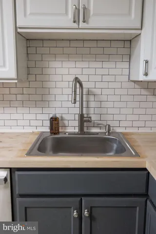 a close view of sink and tap