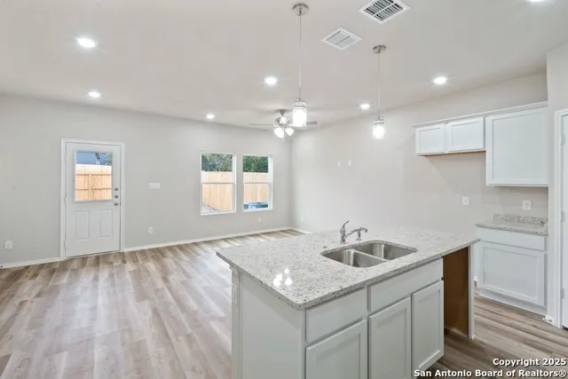 $1,850 | 9193 Dietz Elkhorn Road, Unit 101, Boerne, TX 78015