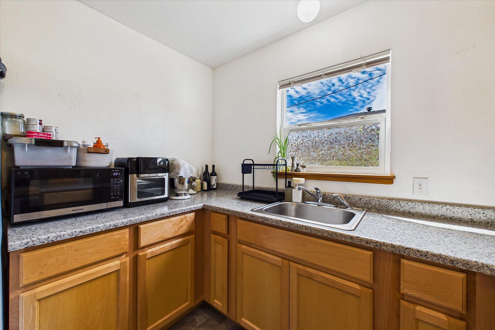 2467 Fern Street Cutten, CA 95503 - Photo 12 of 49