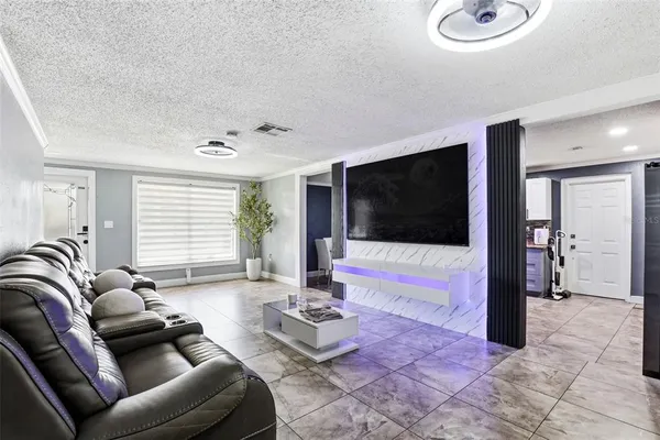 $399,900 | 1301 Vinemont Drive, Brandon, FL 33510