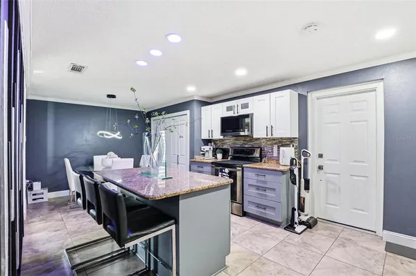 $399,900 | 1301 Vinemont Drive, Brandon, FL 33510