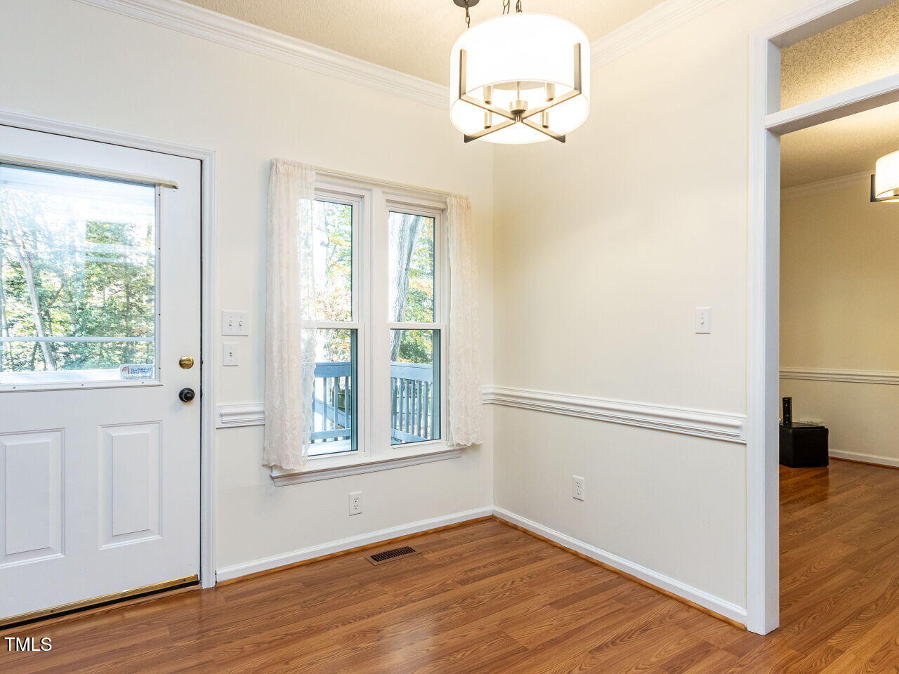 3401 Singleleaf Lane Raleigh, NC 27616 - Photo 9 of 36 009-1280x960-breakfast-nook