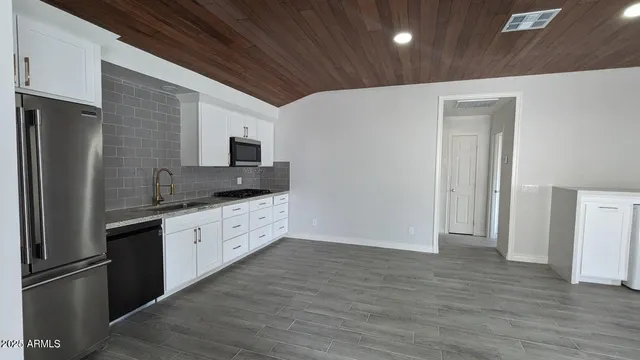 $210,000 | 224 South Adonis Avenue, Miami, AZ 85539