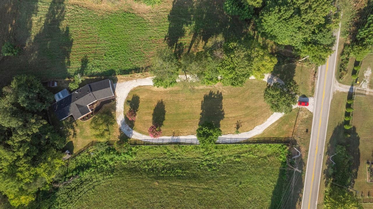 9155 Glasgow Road Smiths Grove, KY 42171 - Photo 6 of 29 Gallery Image 6