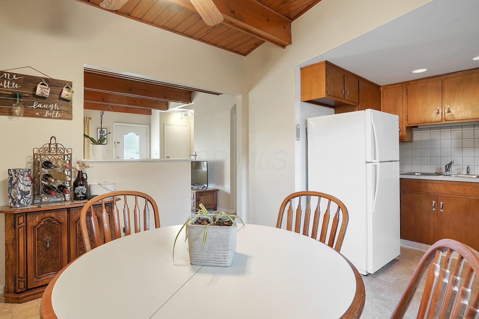 1092 Folkestone Road, Unit 13B Columbus, OH 43220 - Photo 12 of 24
