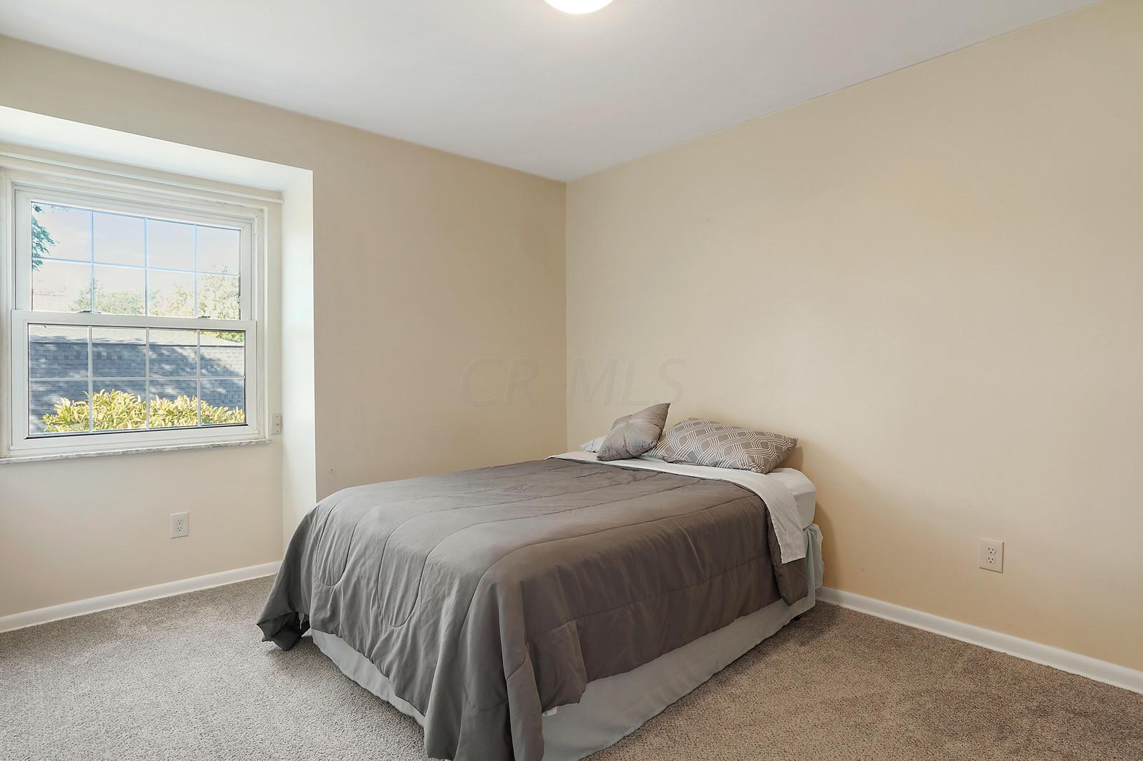1092 Folkestone Road, Unit 13B Columbus, OH 43220 - Photo 16 of 24