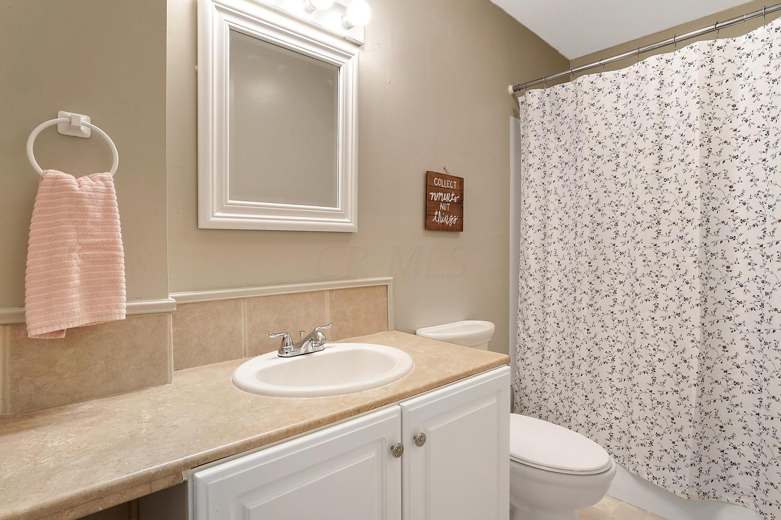 1092 Folkestone Road, Unit 13B Columbus, OH 43220 - Photo 19 of 24
