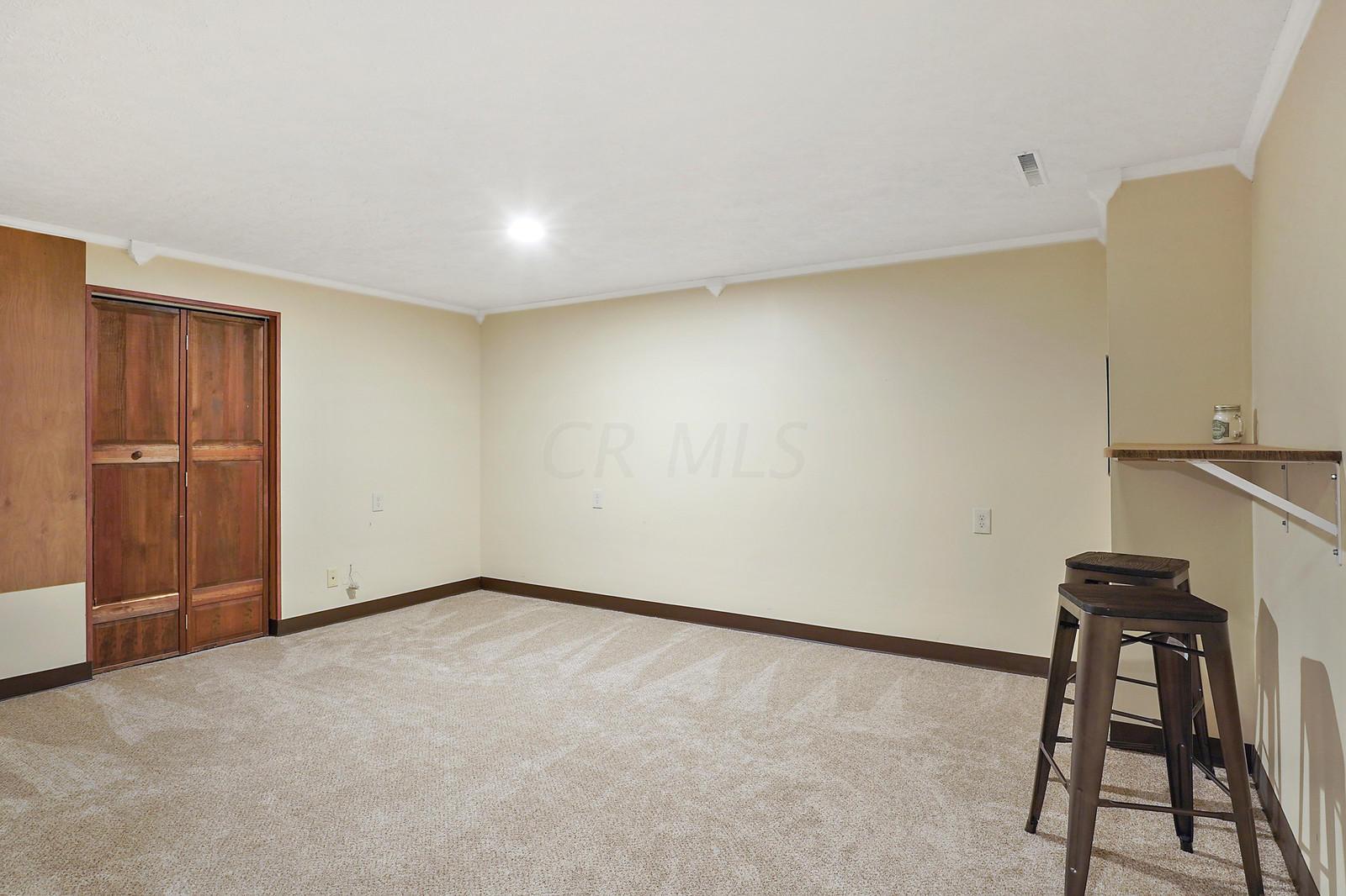 1092 Folkestone Road, Unit 13B Columbus, OH 43220 - Photo 20 of 24